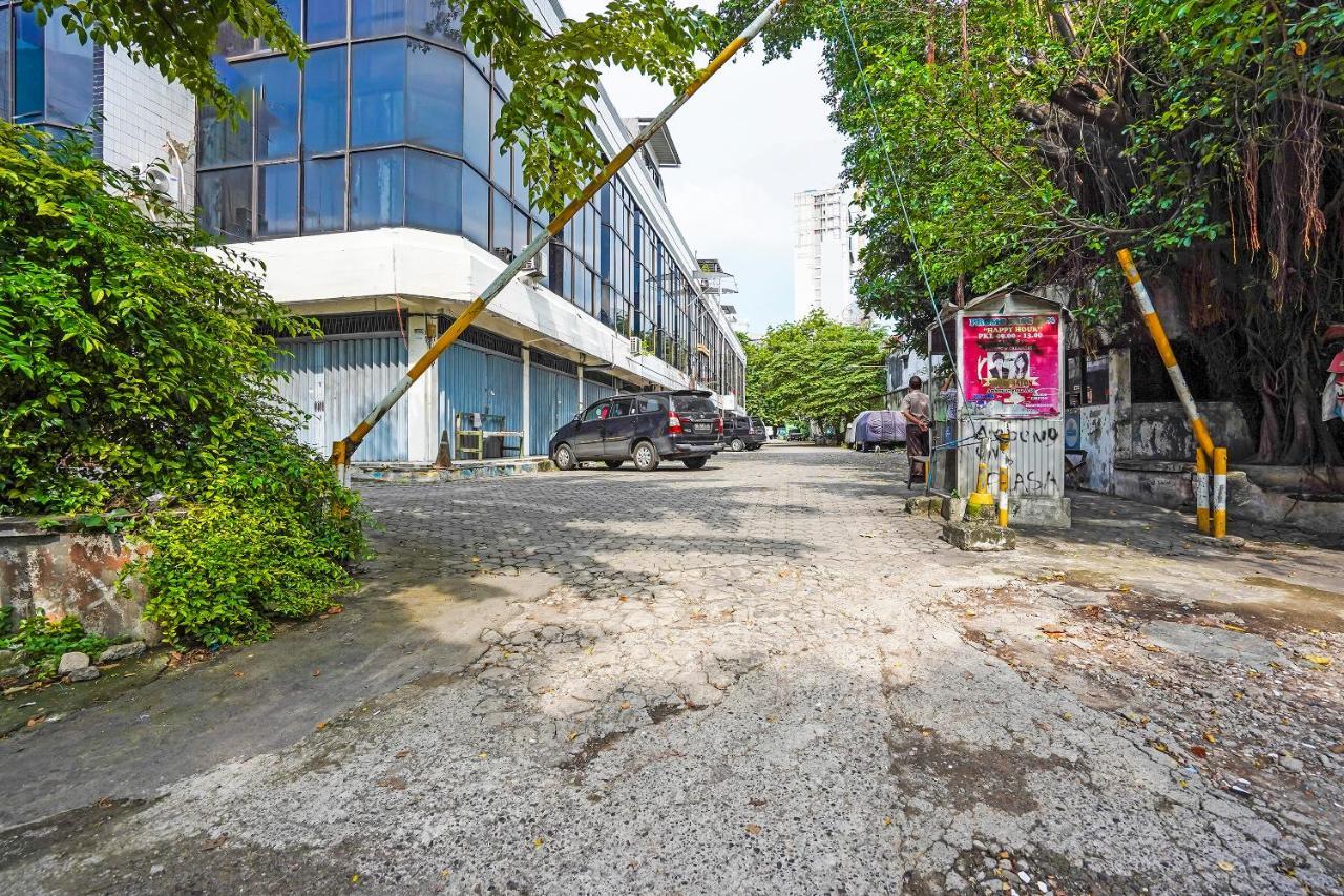 Spot On 90147 Gosepa Ambengan Plaza Surabaya Exterior foto