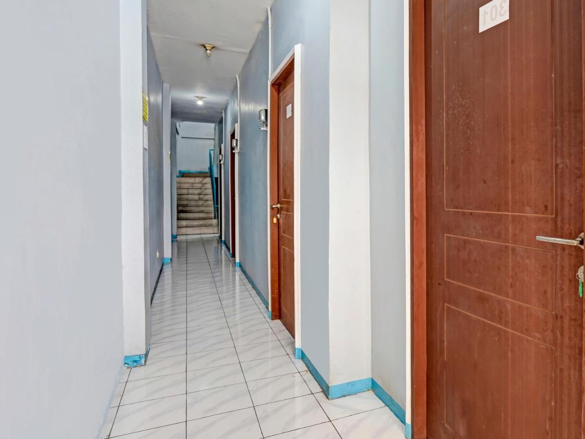 Spot On 90147 Gosepa Ambengan Plaza Surabaya Exterior foto