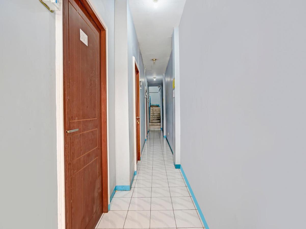 Spot On 90147 Gosepa Ambengan Plaza Surabaya Exterior foto