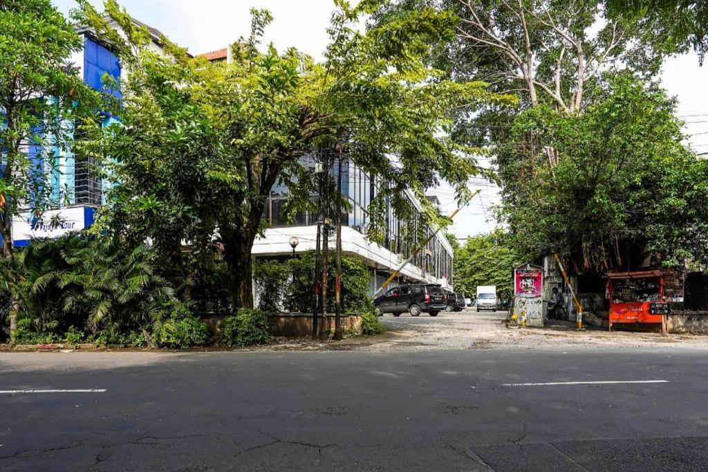 Spot On 90147 Gosepa Ambengan Plaza Surabaya Exterior foto